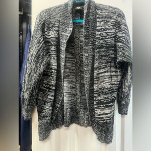 Amber Sun black & gray cardigan size L